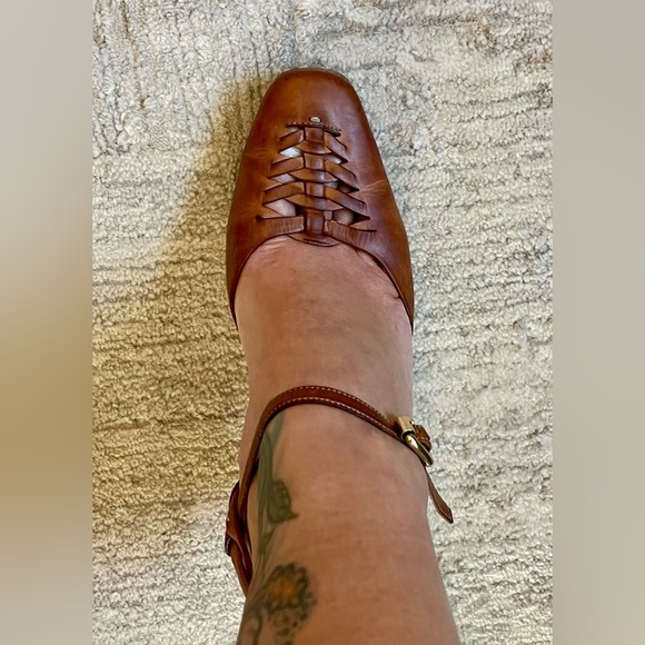 Authentic 𝐂𝐄𝐋𝐈𝐍𝐄 genuine leather heels - Picture 3 of 16